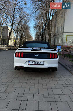 Кабріолет Ford Mustang 2018 в 