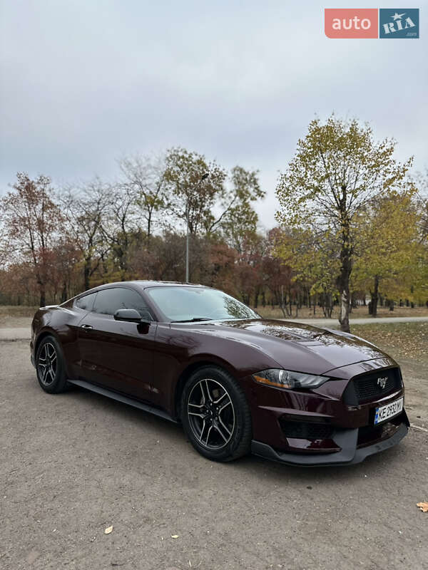 Купе Ford Mustang 2018 в 