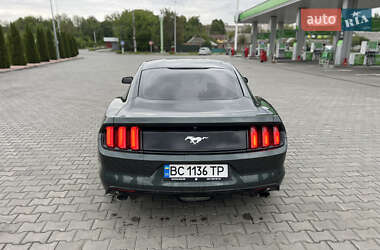 Купе Ford Mustang 2015 в 