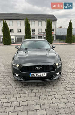 Купе Ford Mustang 2015 в 