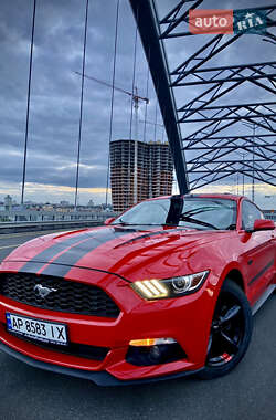 Купе Ford Mustang 2015 в 