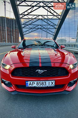 Купе Ford Mustang 2015 в 