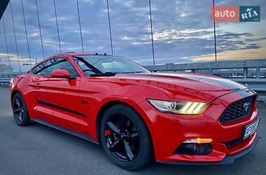 Купе Ford Mustang 2015 в 