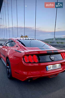 Купе Ford Mustang 2015 в 