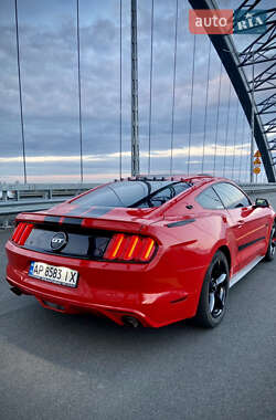 Купе Ford Mustang 2015 в 