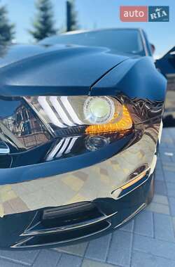 Кабриолет Ford Mustang 2014 в 