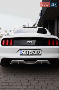 Купе Ford Mustang 2014 в 
