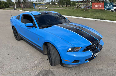 Купе Ford Mustang 2011 в 