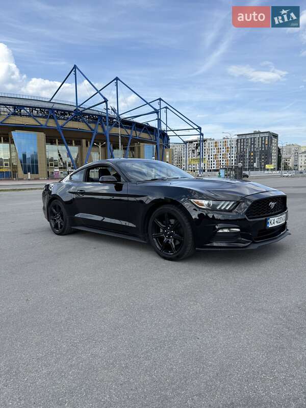 Купе Ford Mustang 2016 в 