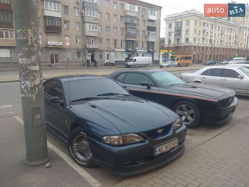 Купе Ford Mustang 1995 в Днепре