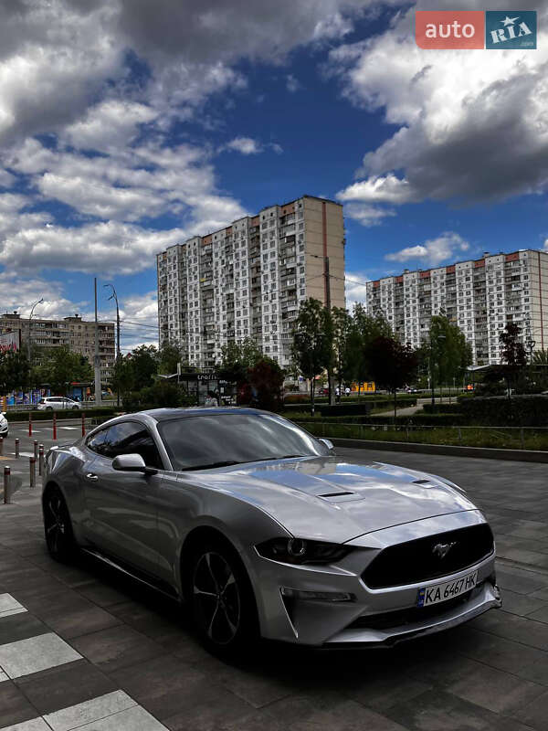 Купе Ford Mustang 2018 в Киеве фото 3 Купе Ford Mustang 2018 в Киеве