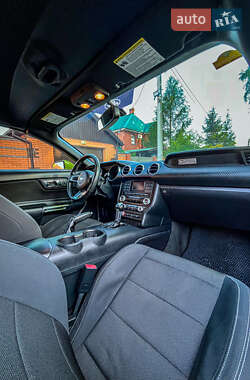 Кабриолет Ford Mustang 2015 в 