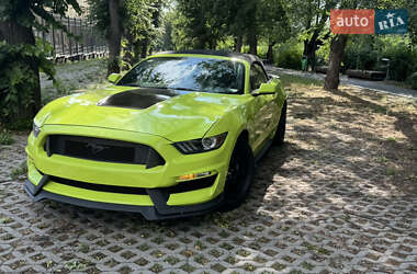 Кабриолет Ford Mustang 2015 в 