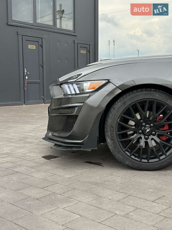 Купе Ford Mustang 2016 в Львове