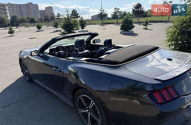 Кабриолет Ford Mustang 2024 в 