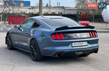Купе Ford Mustang 2016 в 