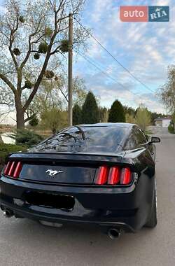 Купе Ford Mustang 2015 в 