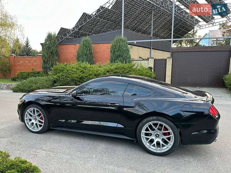 Купе Ford Mustang 2015 в Днепре
