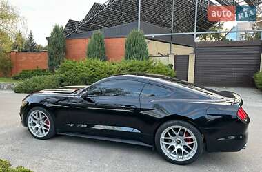 Купе Ford Mustang 2015 в 
