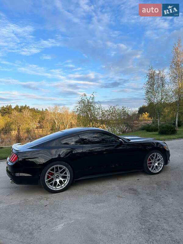 Купе Ford Mustang 2015 в Днепре