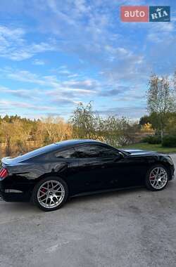 Купе Ford Mustang 2015 в 
