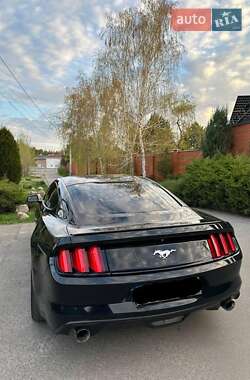 Купе Ford Mustang 2015 в 