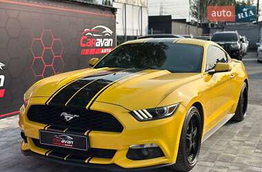 Купе Ford Mustang 2015 в 