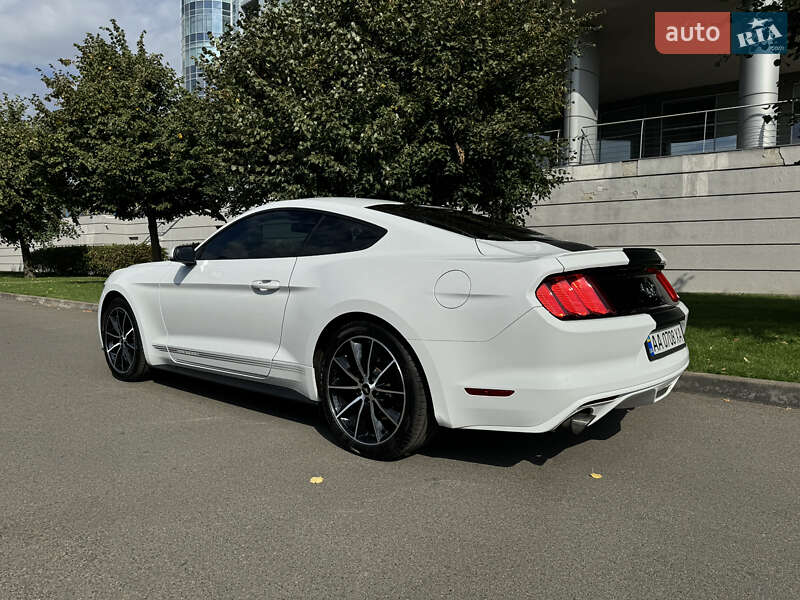 Купе Ford Mustang 2015 в Киеве