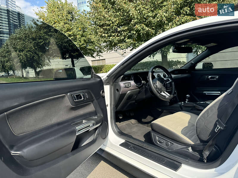 Купе Ford Mustang 2015 в Киеве