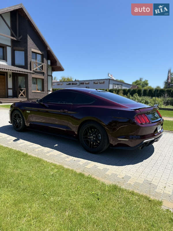 Купе Ford Mustang 2017 в Нововолынске