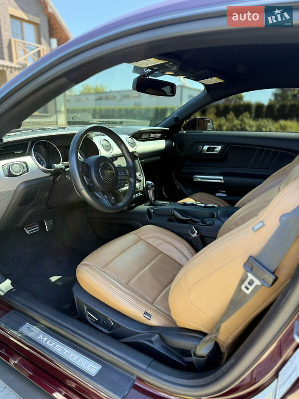 Купе Ford Mustang 2017 в Нововолынске