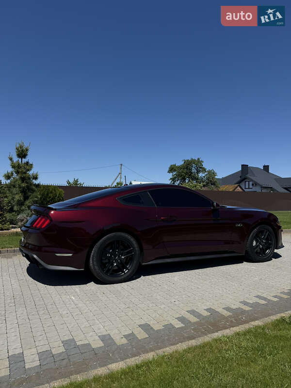 Купе Ford Mustang 2017 в Нововолынске