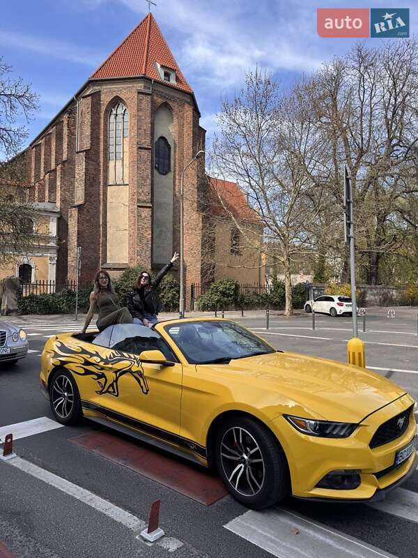 Кабриолет Ford Mustang 2015 в Киеве фото 10 Кабриолет Ford Mustang 2015 в Киеве