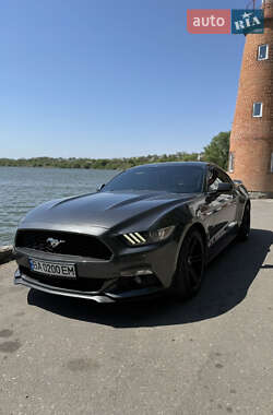 Купе Ford Mustang 2015 в 