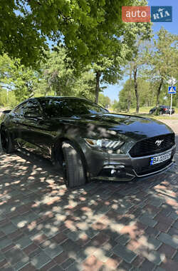 Купе Ford Mustang 2015 в 