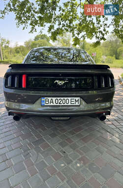 Купе Ford Mustang 2015 в 