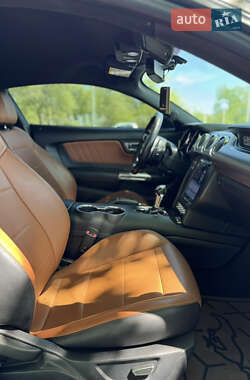 Купе Ford Mustang 2015 в 