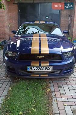 Купе Ford Mustang 2012 в Кропивницком