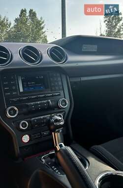 Купе Ford Mustang 2015 в 
