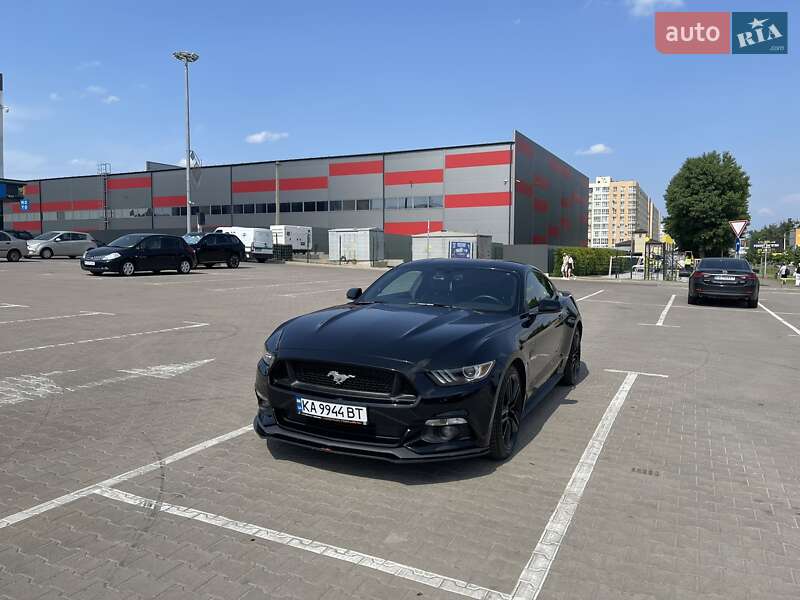 Купе Ford Mustang 2016 в Киеве