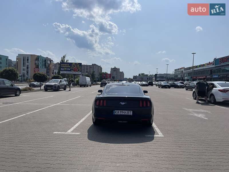 Купе Ford Mustang 2016 в Киеве