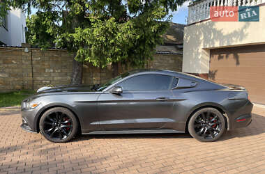 Купе Ford Mustang 2017 в 
