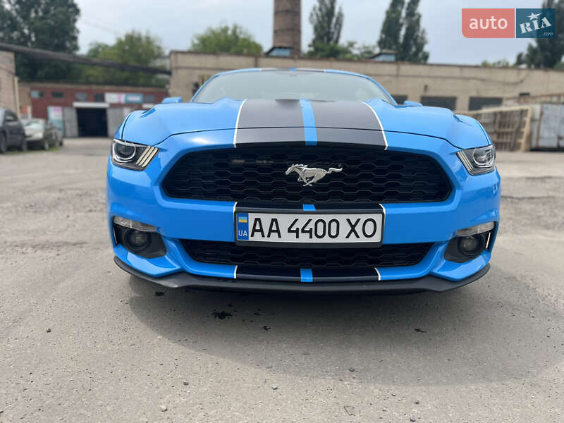 Купе Ford Mustang 2017 в 