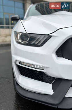 Купе Ford Mustang 2015 в 