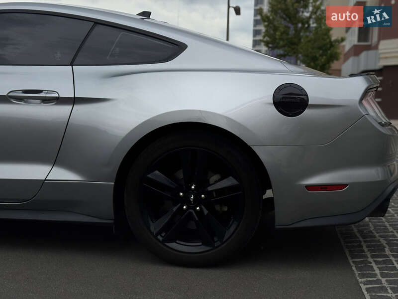 Купе Ford Mustang 2021 в Умани
