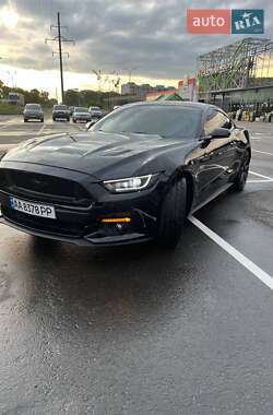 Купе Ford Mustang 2017 в 