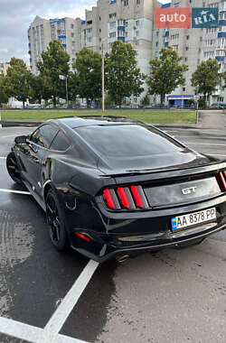 Купе Ford Mustang 2017 в 
