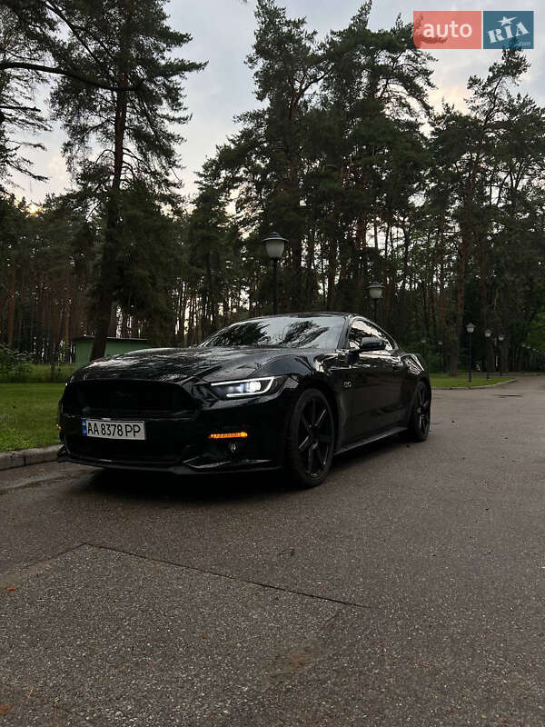 Купе Ford Mustang 2017 в Чернигове