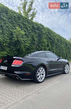 Купе Ford Mustang 2015 в 