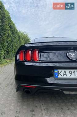Купе Ford Mustang 2015 в 